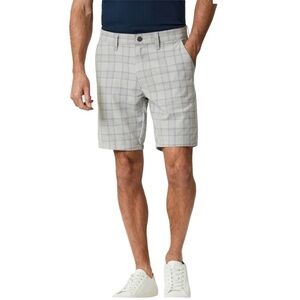 NEW Greg Norman Tasso Ella Plaid Shorts Gray & White Plaid Size 36 Golf Shorts